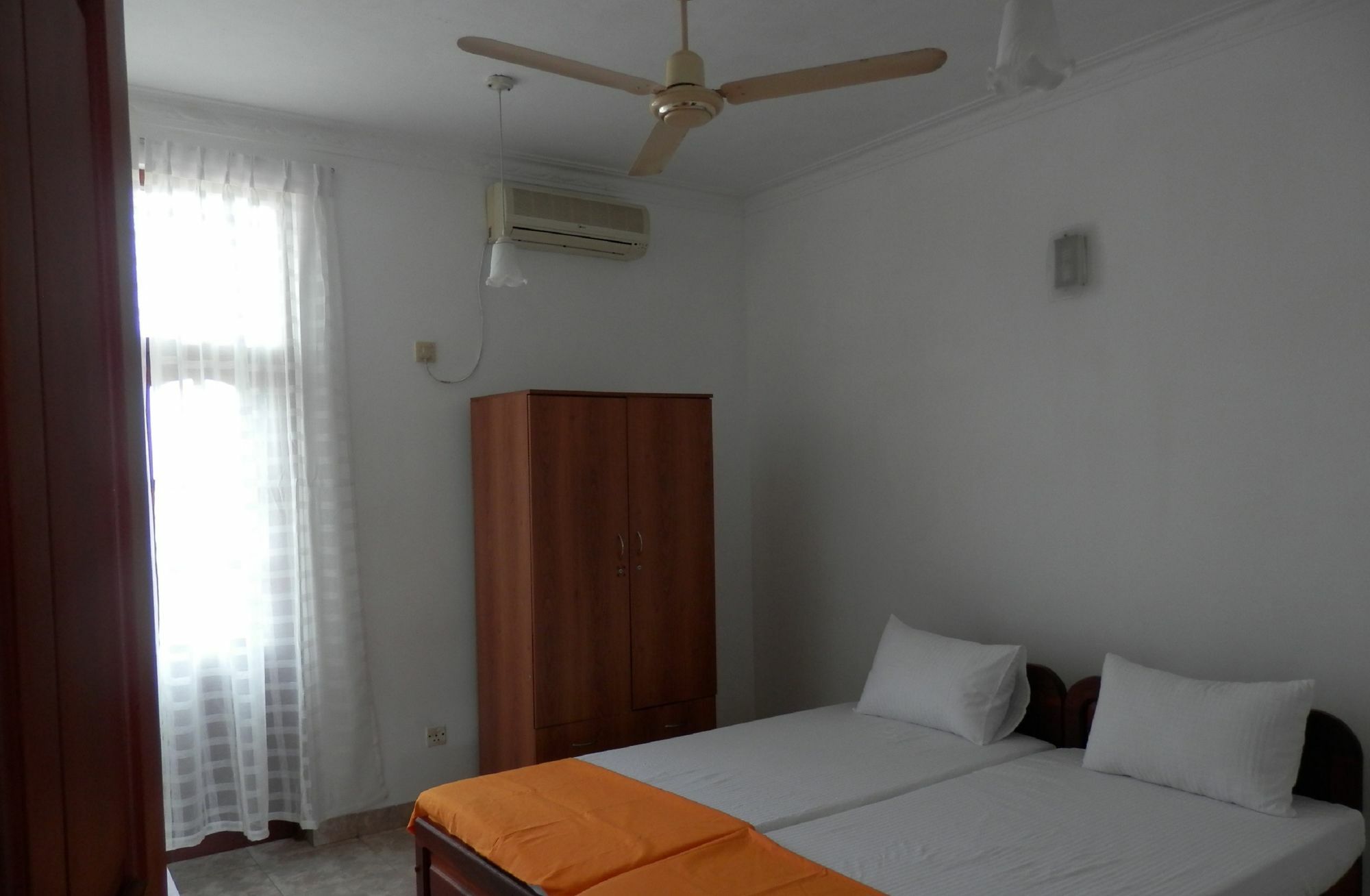 Appartamento The Number 8 Dehiwala-Mount Lavinia Esterno foto